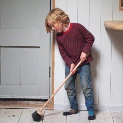 Gluckskafer Broom - Room