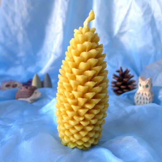 Beeswax Candle - Pine Cone 